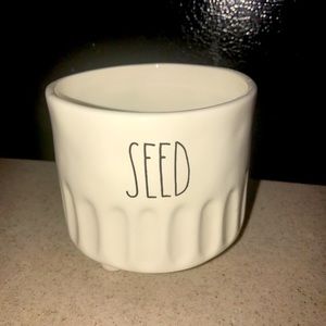 Rae Dunn SEED Ceramic footed Planter NWOT